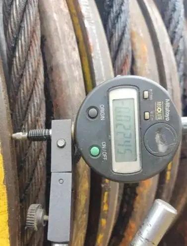 Toma de tolerancias en las poleas del bloque viajero