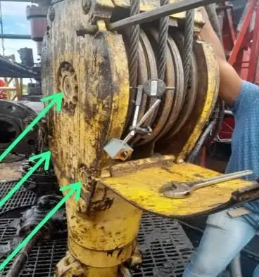 Inspección del bloque viajero y seguros de las poleas