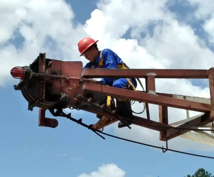 Inspección del bloque corona en la cabria