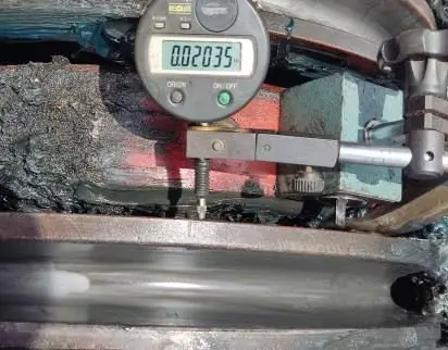 Inspección del bloque viajero con comparador