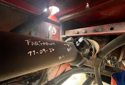Tren de rodaje del camión del taladro
