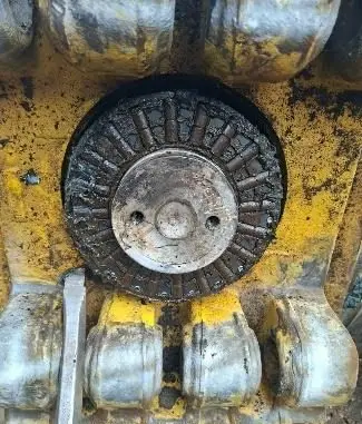Rodamiento de rodillos en su alojamiento, con grasa vieja