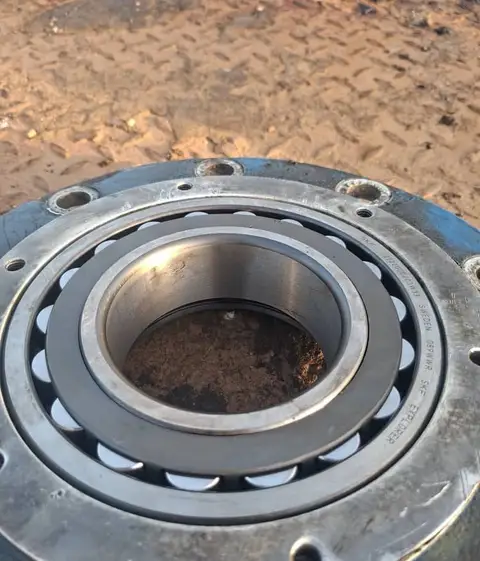 Rodamiento esférico instalado en su alojamiento