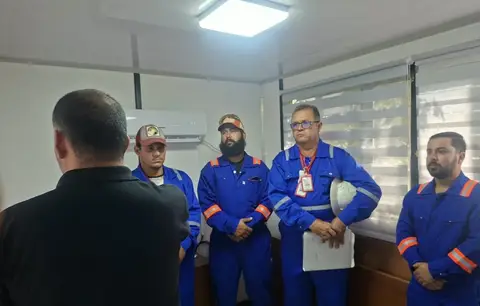 Reunión del equipo antes de empezar el trabajo